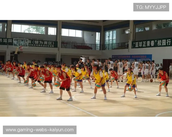 篮球小将的空中奇迹——滞空扣篮如同动画中的瞬间