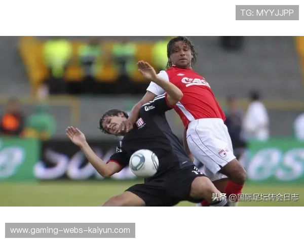 罗马遭红牌坑惨,全队怒围裁判:一场足球风暴的背后