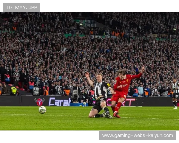 纽卡斯尔高位逼抢收获回报，前场抢断直接破门