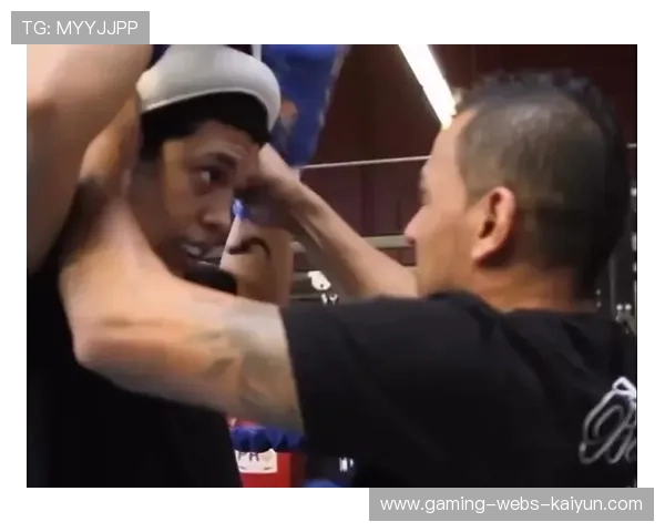 本纳维德兹拍摄纪录片记录备战日常